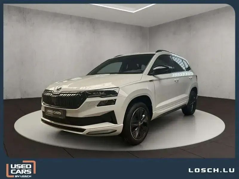 Blanc Utilisé 2024 Skoda Karoq SportLine SUV | 35 887 € (Prix cher) - Image 1/4