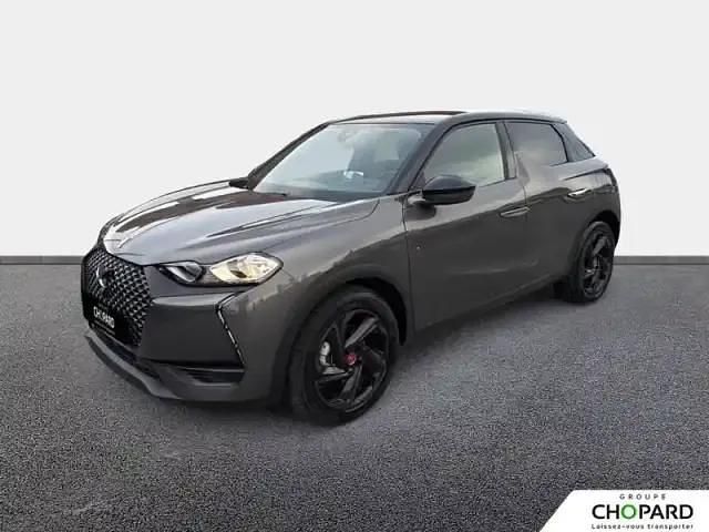 Gris platinium (métallisé) Occasion 2022 DS Automobiles DS3 Crossback E-Tense SUV | 17 980 € (Bon prix) - Image 1/4