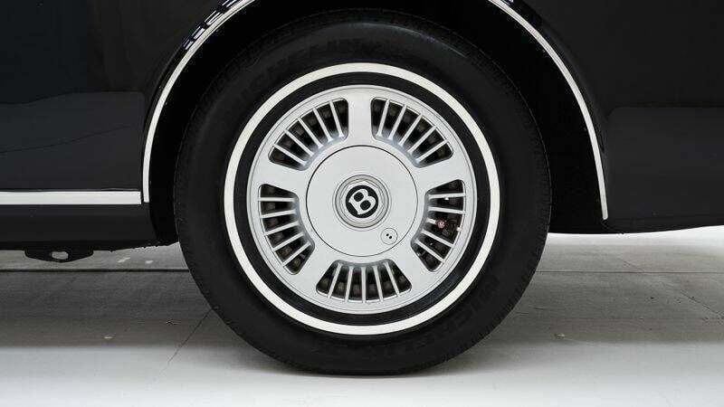 Image 2/4