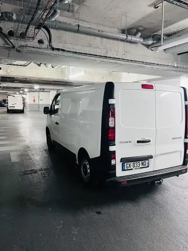 Image 2/4