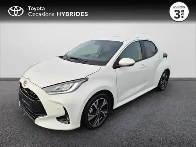Blanc Nouvelle 2025 Toyota Yaris Hybrid Design Berline | 23 890 € (Bon prix) - Image 1/4