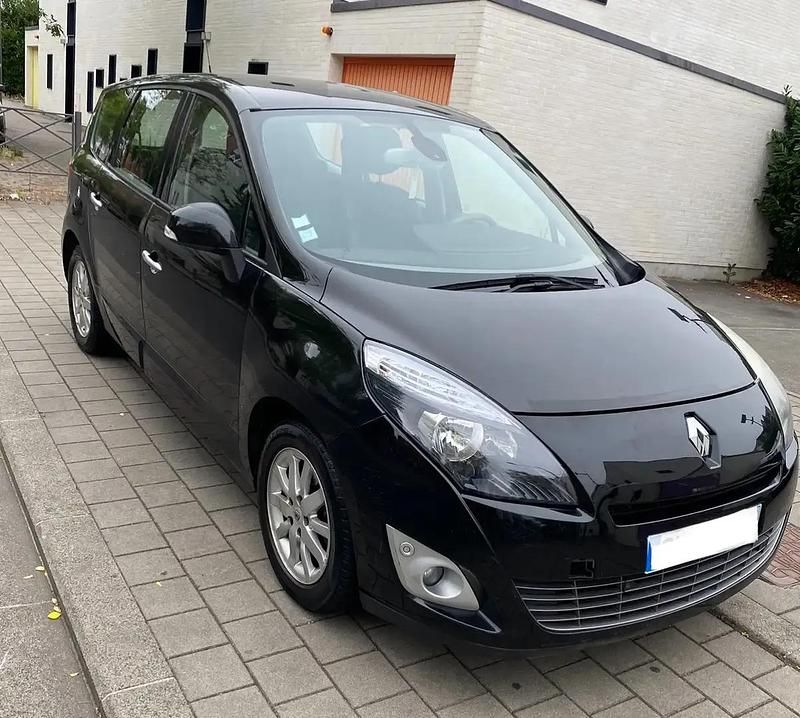 Utilisé 2009 Renault Grand Scénic III Monospace | 4 500 € (Bon prix) - Image 1/4