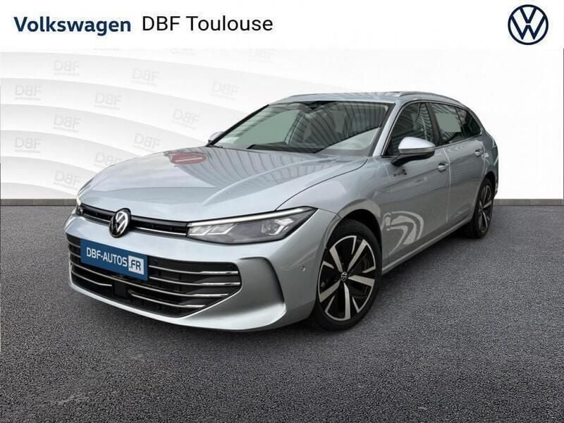 Argente Utilisé 2024 VW Passat Life Coupé | 35 988 € (Prix cher) - Image 1/3