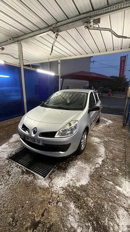 Occasion Renault Clio II Authentique 98 ch (72 kW) 2006 Berline