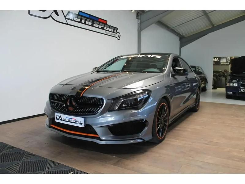Gris Utilisé 2015 Mercedes CLA250 Berline | 24 990 € - Image 1/4