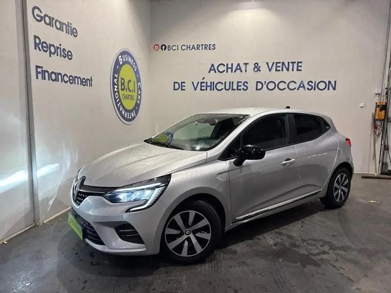 Gris Occasion 2023 Renault Clio V Equilibre Berline | 12 990 € (Bon prix) - Image 1/4