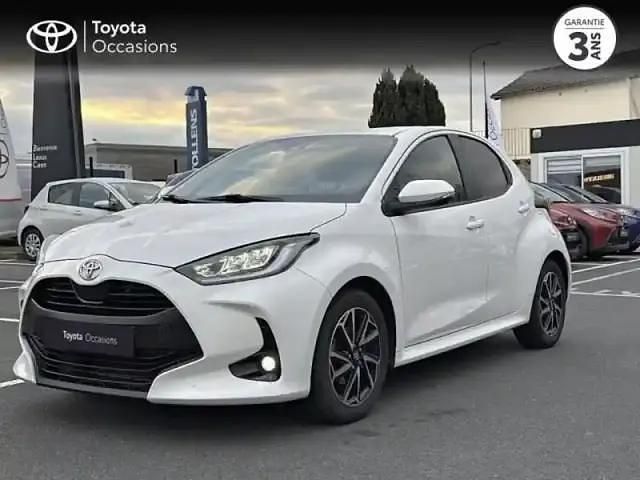 Blanc pur Utilisé 2021 Toyota Yaris Design Berline | 15 490 € - Image 1/4