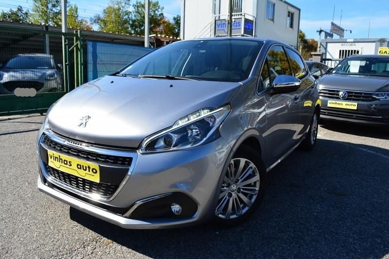 Utilisé 2019 Peugeot 208 Allure Citadine | 9 990 € (Bon prix) - Image 1/4