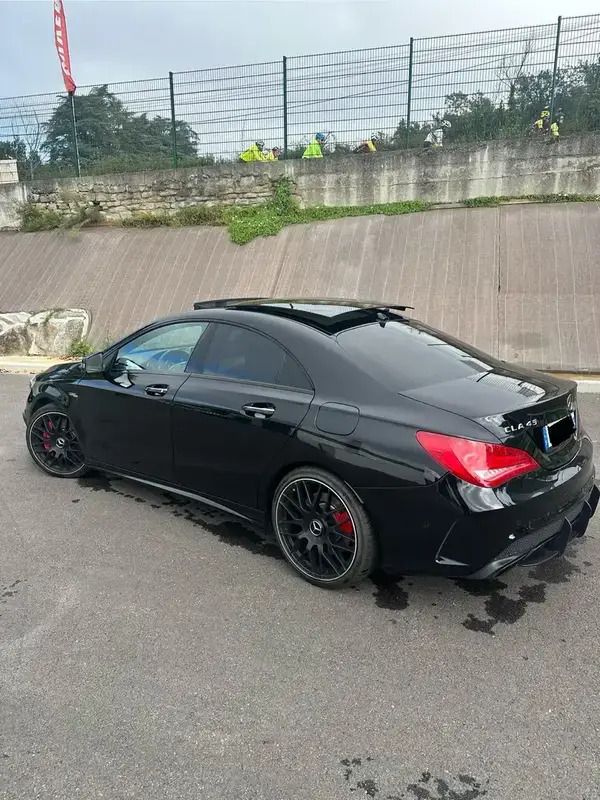 Utilisé 2015 Mercedes CLA45 AMG AMG Berline | 28 000 € (Prix assez cher) - Image 1/4