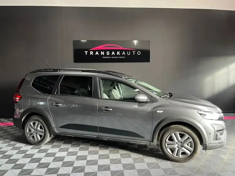 Gris Utilisé 2023 Dacia Jogger Expression Break | 20 900 € (Bon prix) - Image 1/4
