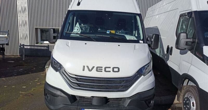 Nouvelle 2025 Iveco Daily Berline | 45 360 € - Image 1/4