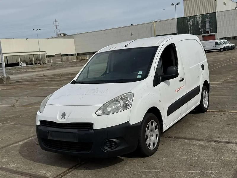 Blanc Utilisé 2013 Peugeot Partner Monospace | 2 250 € - Image 1/4
