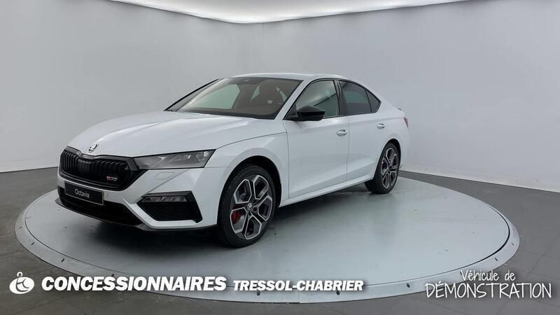 Blanc Nouvelle 2024 Skoda Octavia RS Berline | 43 000 € (Prix cher) - Image 1/3