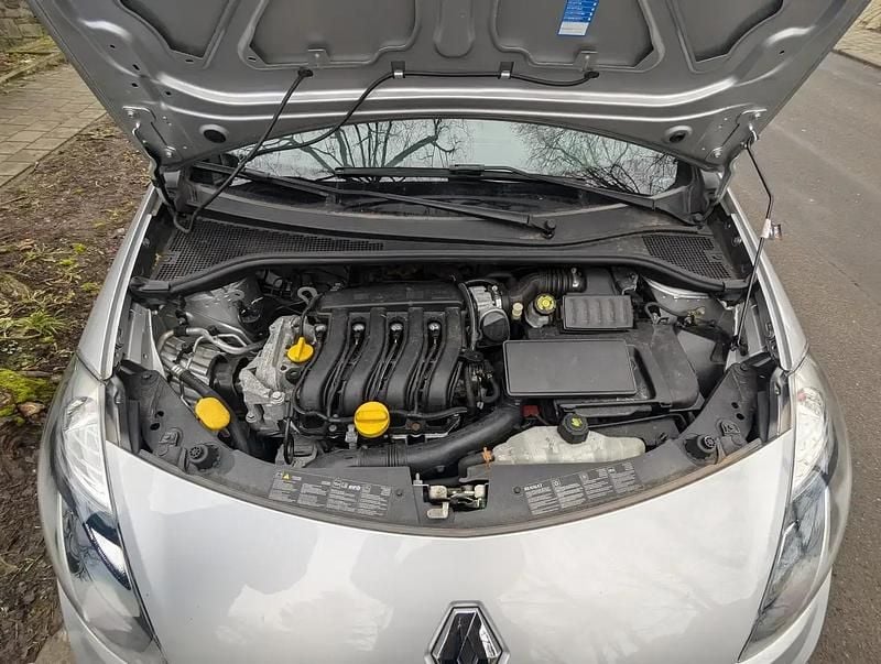 Occasion Renault Clio III 111 ch (81 kW) 2012 Argent Berline