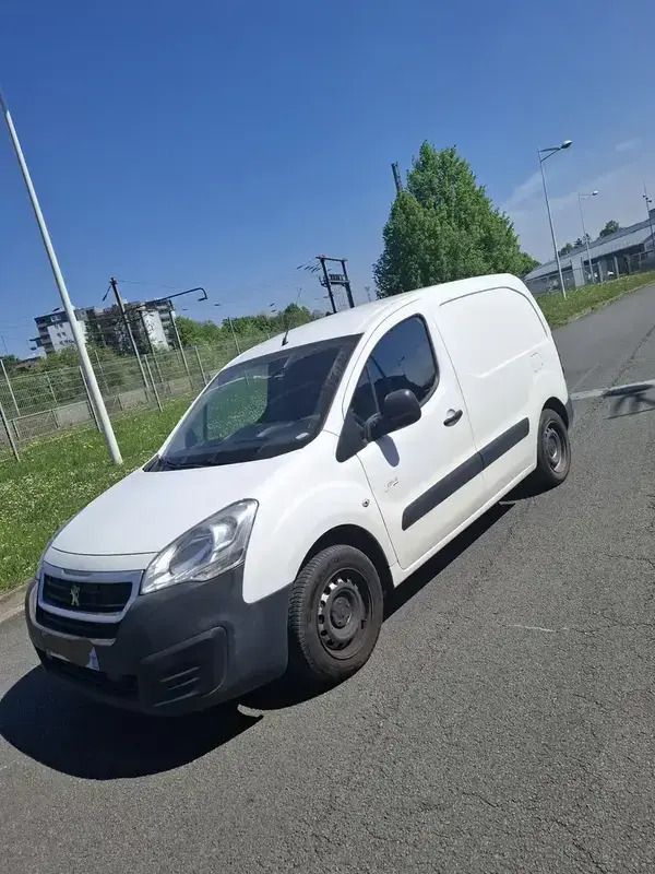 Utilisé 2017 Peugeot Partner Premium Monospace | 6 999 € (Bon prix) - Image 1/4