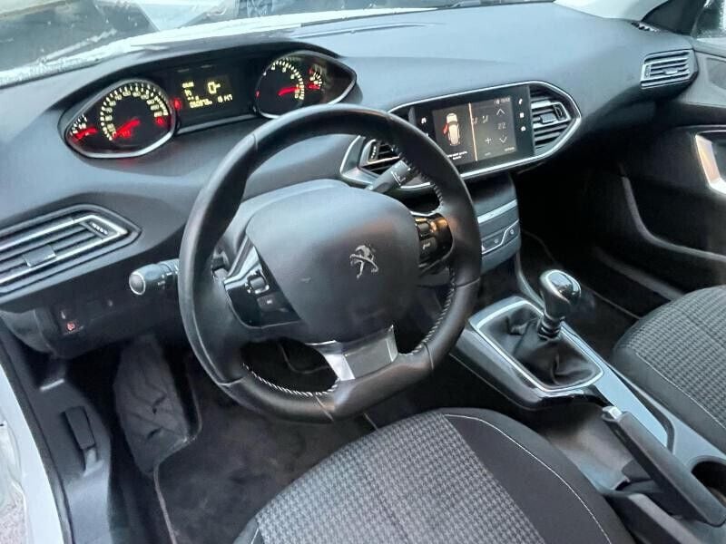 Blanc Utilisé 2020 Peugeot 308 S Berline | 11 900 € (Super prix) - Image 1/1