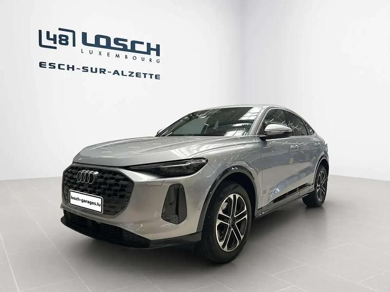 Argent Nouvelle 2025 Audi Q5 Sportback Sport SUV | 58 094 € (Prix juste) - Image 1/4