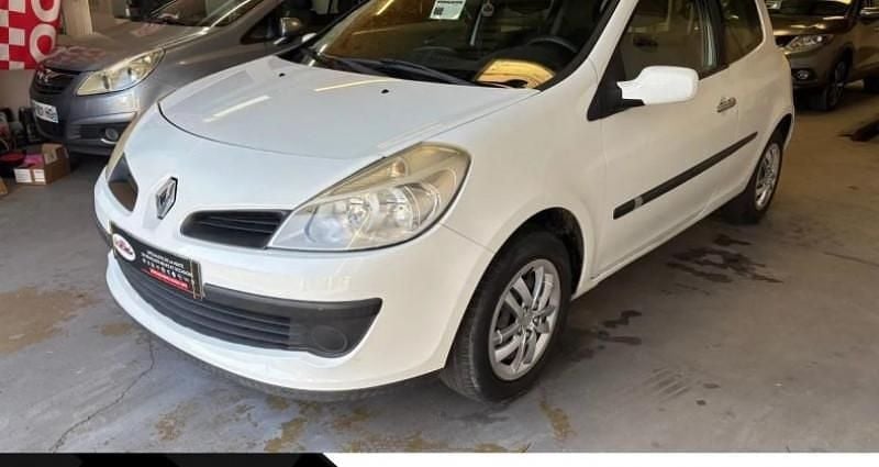 Occasion 2009 Renault Clio II Dynamique Citadine | 6 499 € (Prix assez cher) - Image 1/4