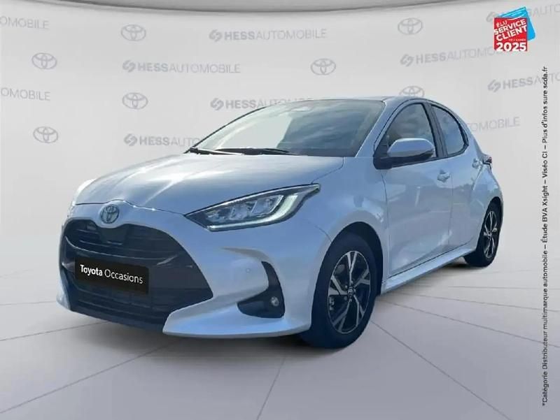 Blanc Utilisé 2025 Toyota Yaris Hybrid Design Berline | 24 999 € (Prix assez cher) - Image 1/4