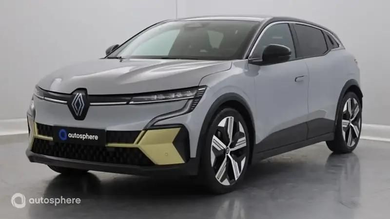 Noir Utilisé 2023 Renault Mégane Iconic SUV | 27 999 € (Prix juste) - Image 1/4