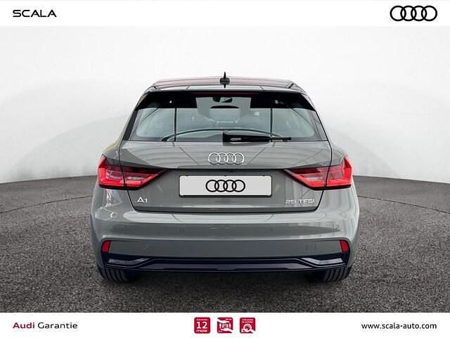 Nouvelle Audi A1 Sportback Design 95 ch (69 kW) 2025 Gris chronos métallisé noir mythe métallisé Citadine