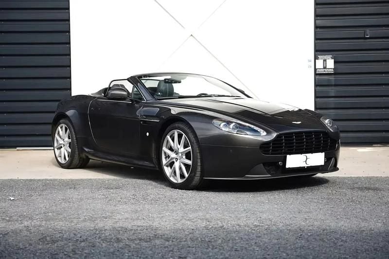Gris Utilisé 2012 Aston Martin V8 Vantage Coupé | 44 900 € - Image 1/4