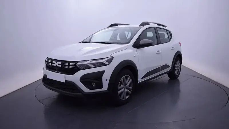 Blanc Utilisé 2024 Dacia Sandero Expression Citadine | 15 990 € (Prix juste) - Image 1/4