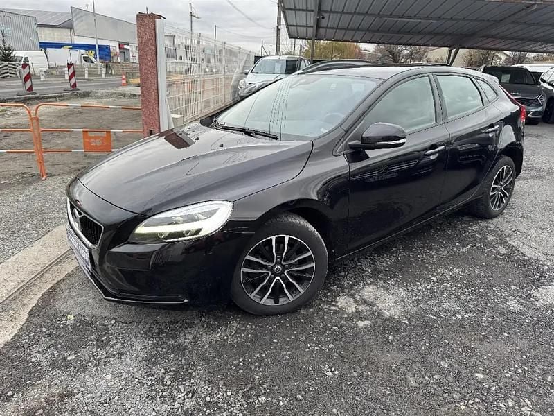 Occasion 2018 Volvo V40 Momentum Berline | 11 990 € (Prix juste) - Image 1/4