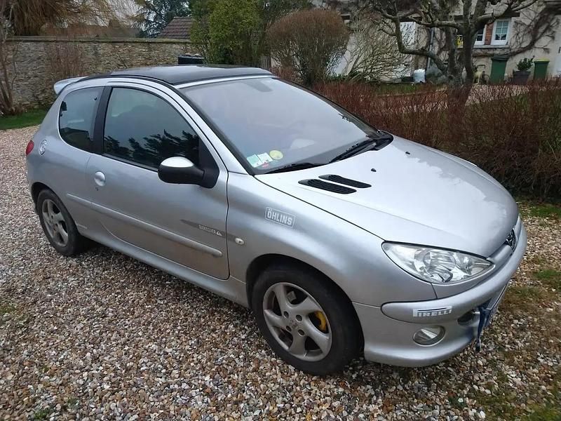 Argent Occasion 2005 Peugeot 206 Quiksilver Berline | 1 587 € (Bon prix) - Image 1/4