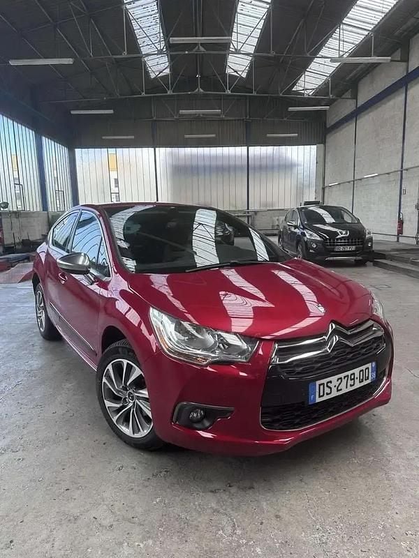 Utilisé 2015 Citroën DS4 Urban Show Citadine | 6 700 € - Image 1/4