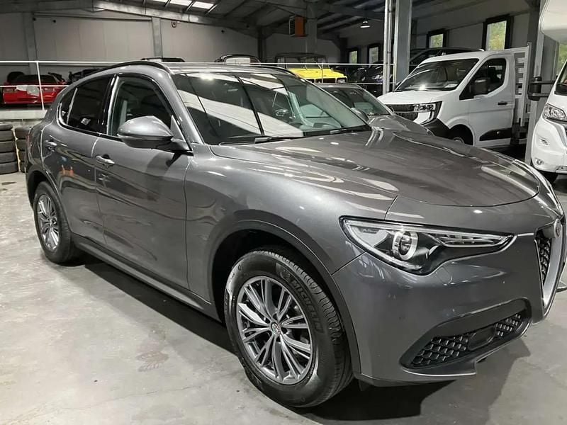 Gris Utilisé 2018 Alfa Romeo Stelvio SUV | 20 990 € (Bon prix) - Image 1/4