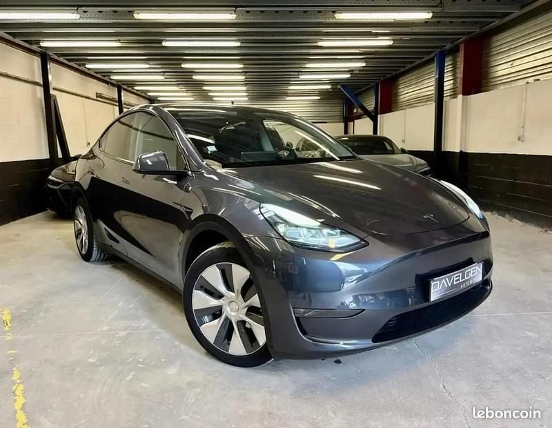 Gris Utilisé 2023 Tesla Model Y SUV | 34 990 € (Prix juste) - Image 1/4