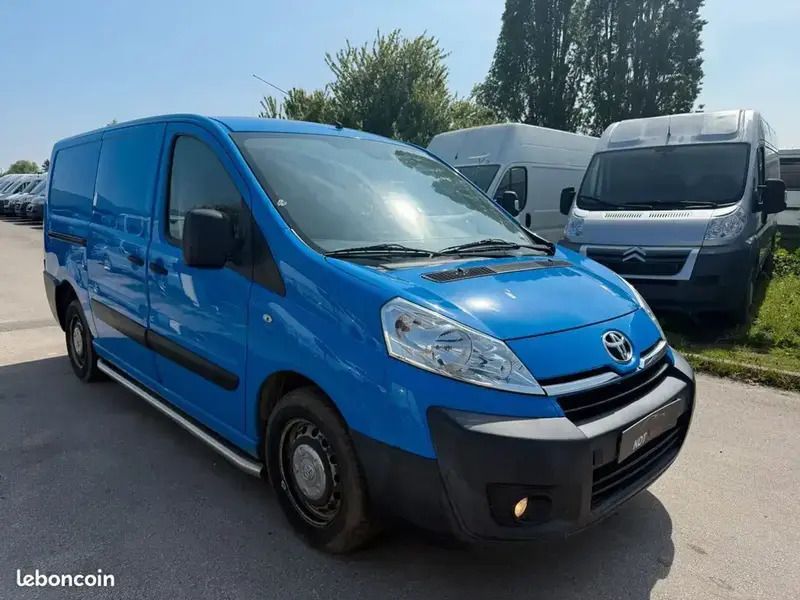Bleu Utilisé 2015 Toyota Proace Van | 9 990 € - Image 1/4