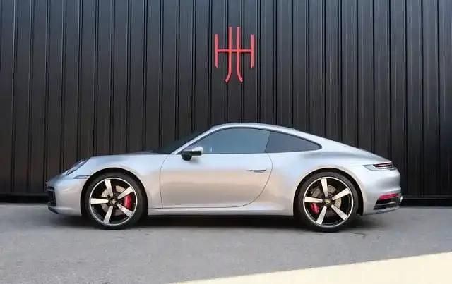 Gris clair Utilisé 2019 Porsche 911 Carrera S Coupé | 134 990 € (Prix juste) - Image 1/4