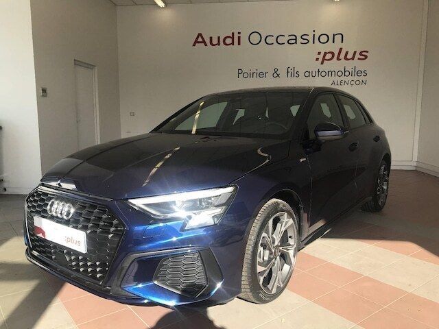 Bleu navarre métallisé Utilisé 2024 Audi A3 S-Line | 36 900 € (Prix assez cher) - Image 1/4
