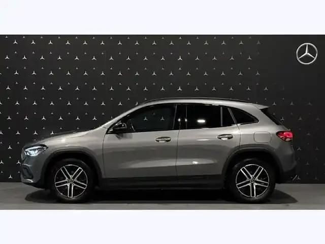 Occasion Mercedes GLA200 Business 2023 Gris montagne métallisé SUV