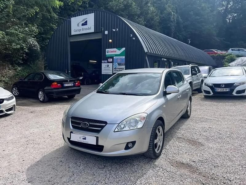 Gris Utilisé 2009 Kia Ceed Berline | 4 000 € - Image 1/4