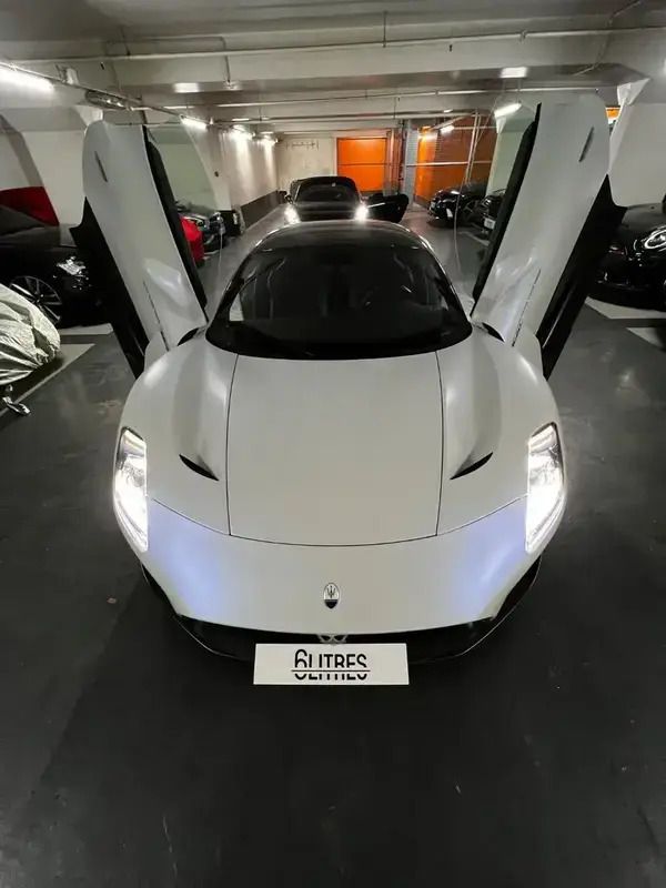 Image 2/4