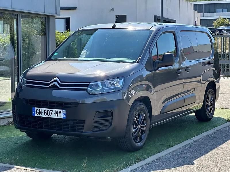 Gris Occasion 2023 Citroën e-Berlingo Monospace | 21 000 € (Prix juste) - Image 1/4