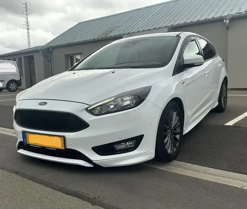Utilisé 2016 Ford Focus ST-Line Berline | 10 500 € (Prix assez cher) - Image 1/4