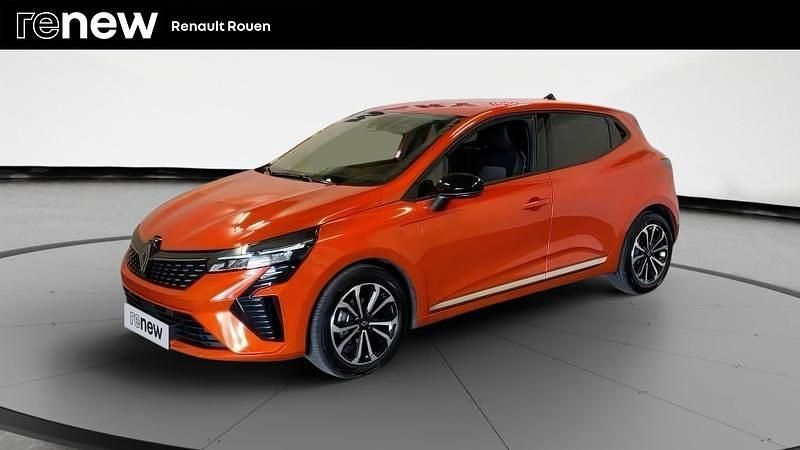 Orange Utilisé 2024 Renault Clio V Techno Berline | 17 490 € (Prix juste) - Image 1/4