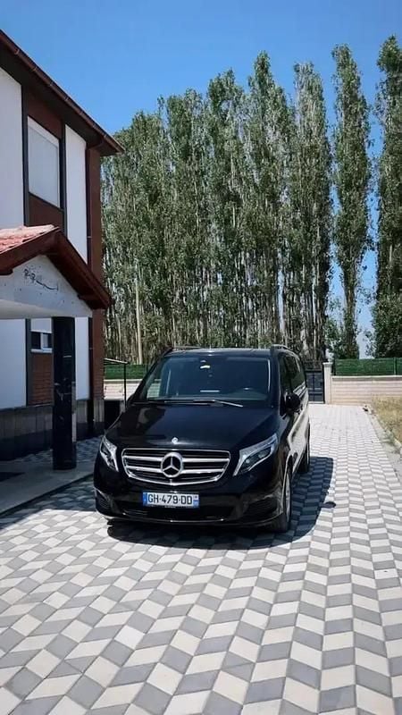 Noir Utilisé 2018 Mercedes V250 Executive Monospace | 41 900 € (Prix juste) - Image 1/4