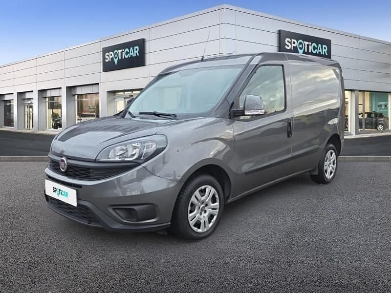Gris foncé Occasion 2021 Fiat Doblò Lounge Monospace | 14 880 € - Image 1/4