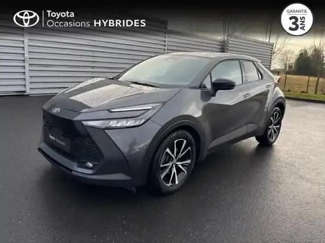 Gris atlas métallisé Occasion 2024 Toyota C-HR Design SUV | 27 900 € (Prix juste) - Image 1/4