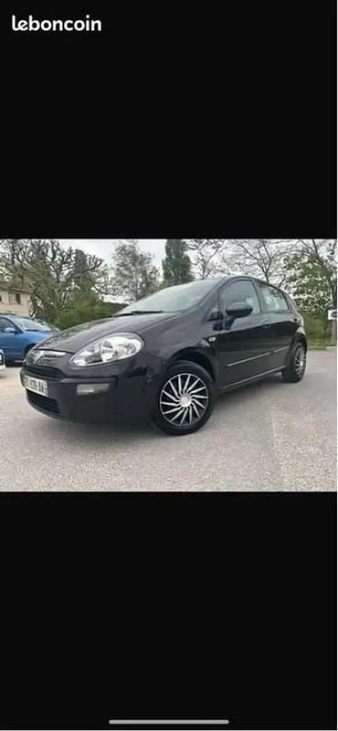 Noir Utilisé 2011 Fiat Grande Punto Citadine | 3 990 € - Image 1/4