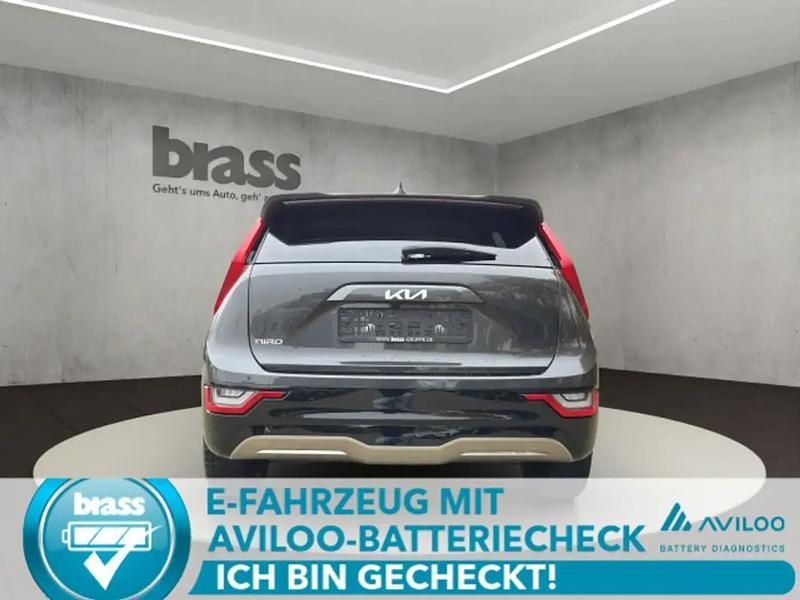 Gris Utilisé 2023 Kia e-Niro SUV | 30 480 € (Prix juste) - Image 1/4