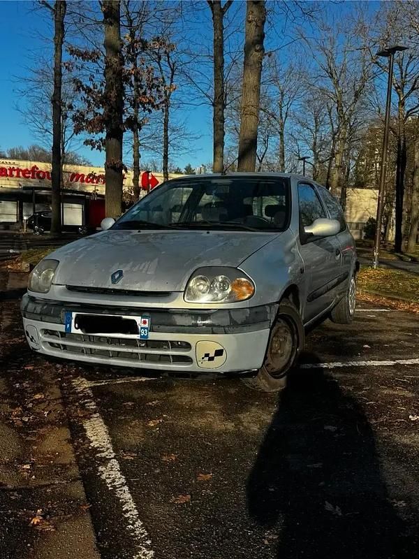 Occasion 2001 Renault Clio II Extreme Berline | 1 700 € (Prix juste) - Image 1/4
