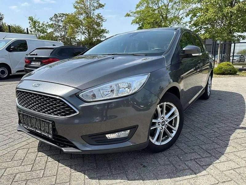 Gris Utilisé 2016 Ford Focus Titanium Break | 5 980 € (Bon prix) - Image 1/4