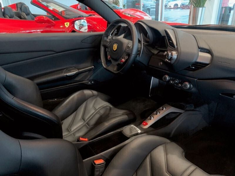 Occasion Ferrari 488 670 ch (492 kW) 2017 Rouge Cabriolet