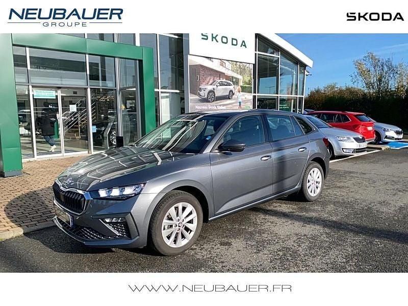 Gris Utilisé 2025 Skoda Scala Selection Citadine | 25 789 € (Prix cher) - Image 1/4